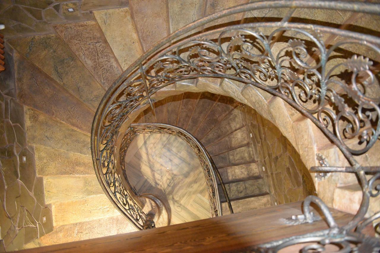 Folvark Gvozd Hotel Kamenyuky Bagian luar foto