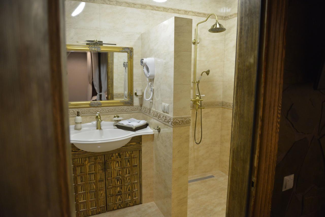 Folvark Gvozd Hotel Kamenyuky Bagian luar foto