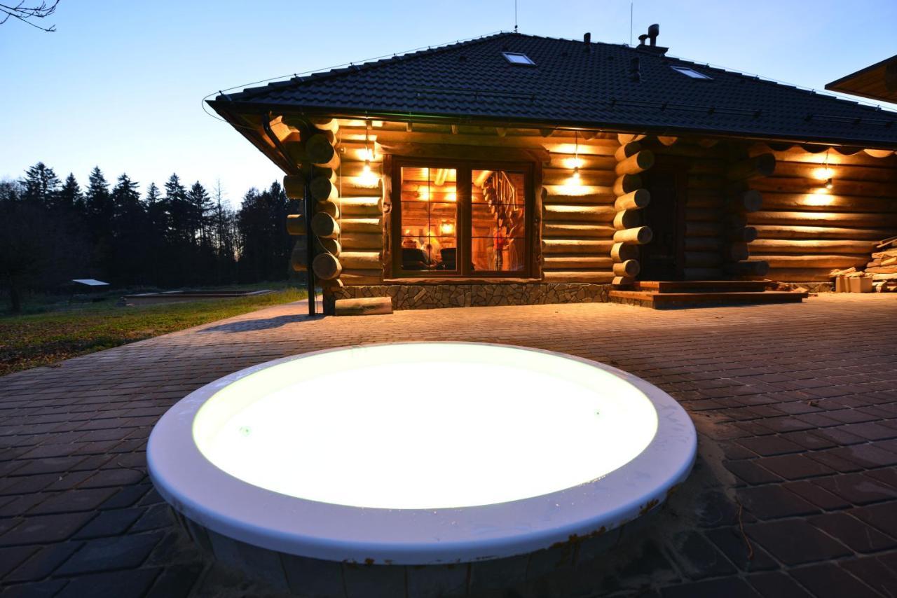 Folvark Gvozd Hotel Kamenyuky Bagian luar foto